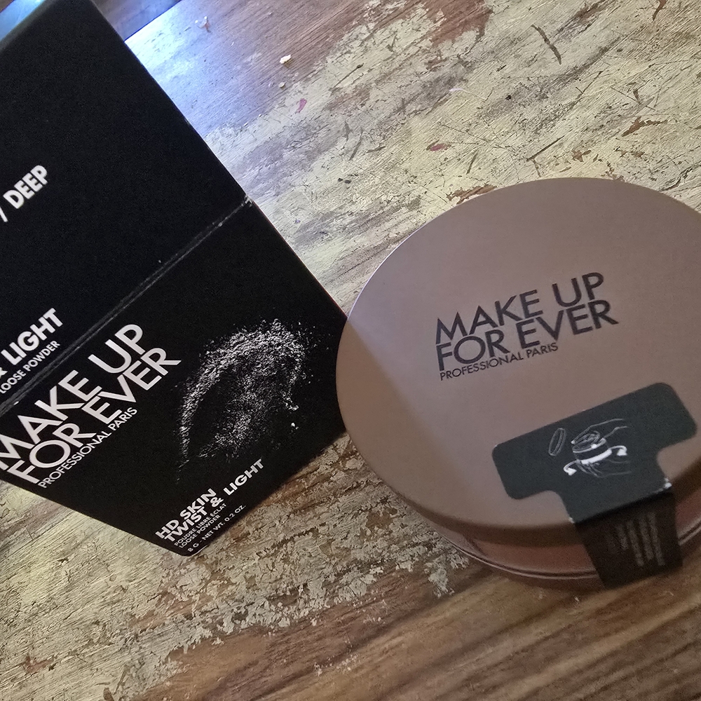 Makeup Forever HD Skin Twist & Light in Brown